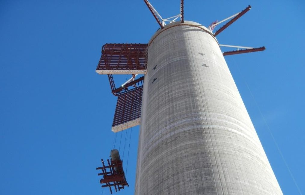 CMI Energy begins assembly of the thermal-solar receiver at Khi Solar One (South Africa).
