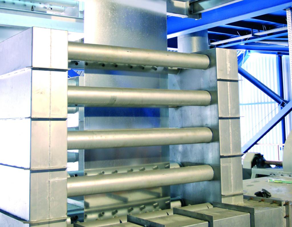 Blowstab in after pot cooling section of horizontal furnace