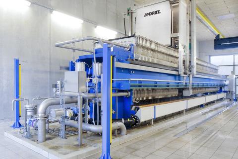 sludge treatment machine