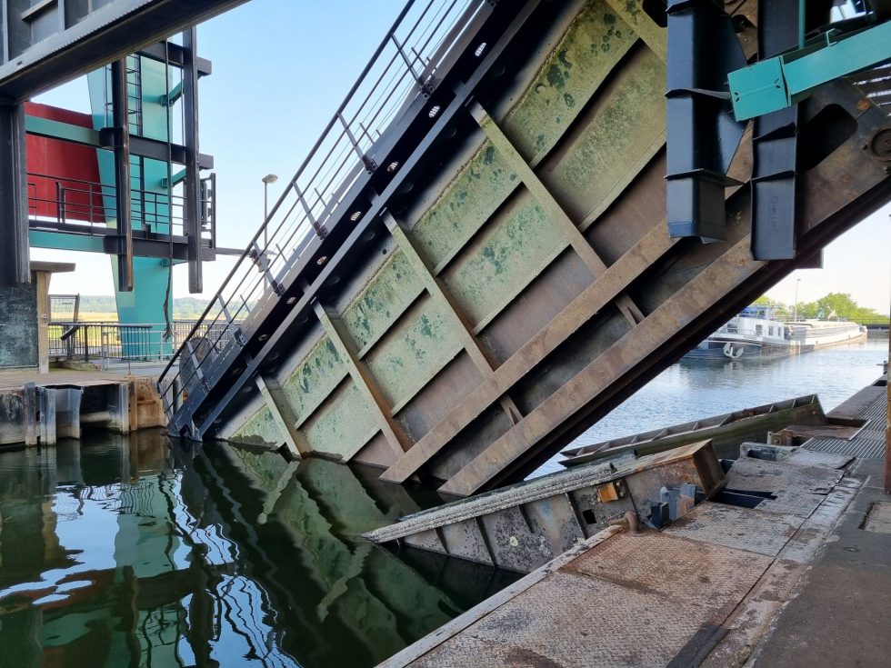 plan incliné ronquières rupture cable porte écluse