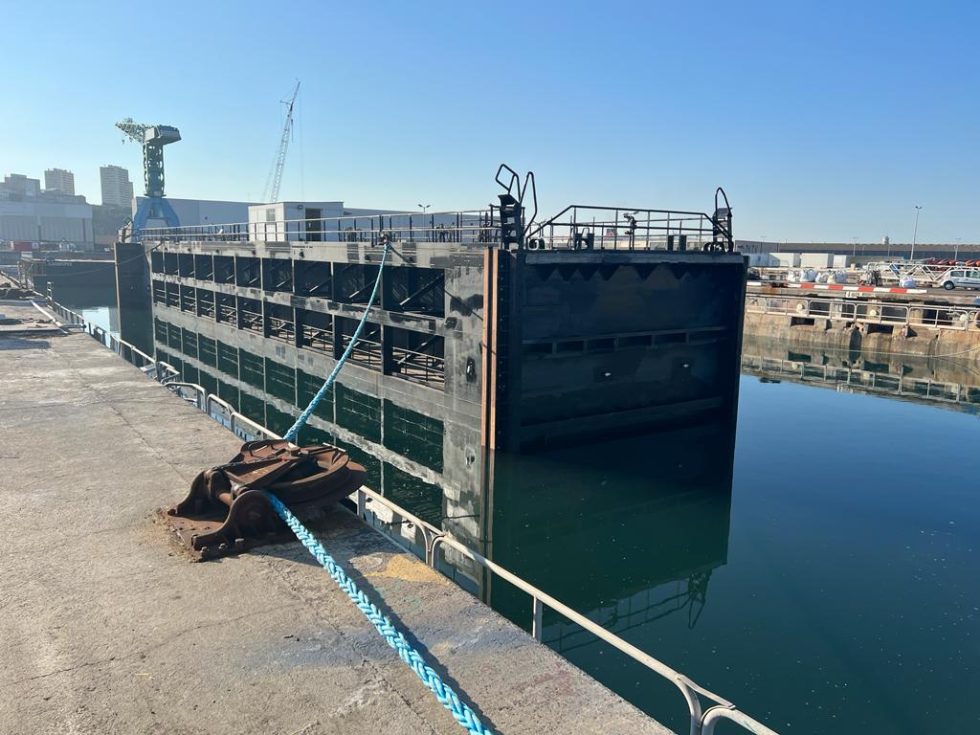 bateau porte port maritime Marseille
