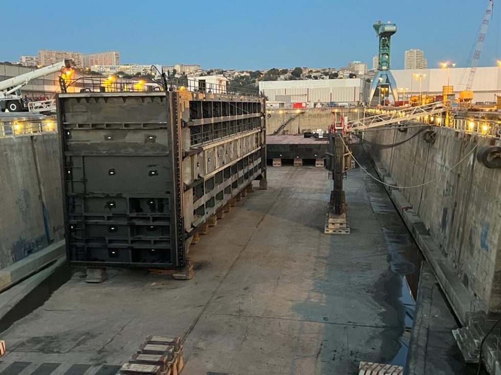 bateau porte port maritime Marseille
