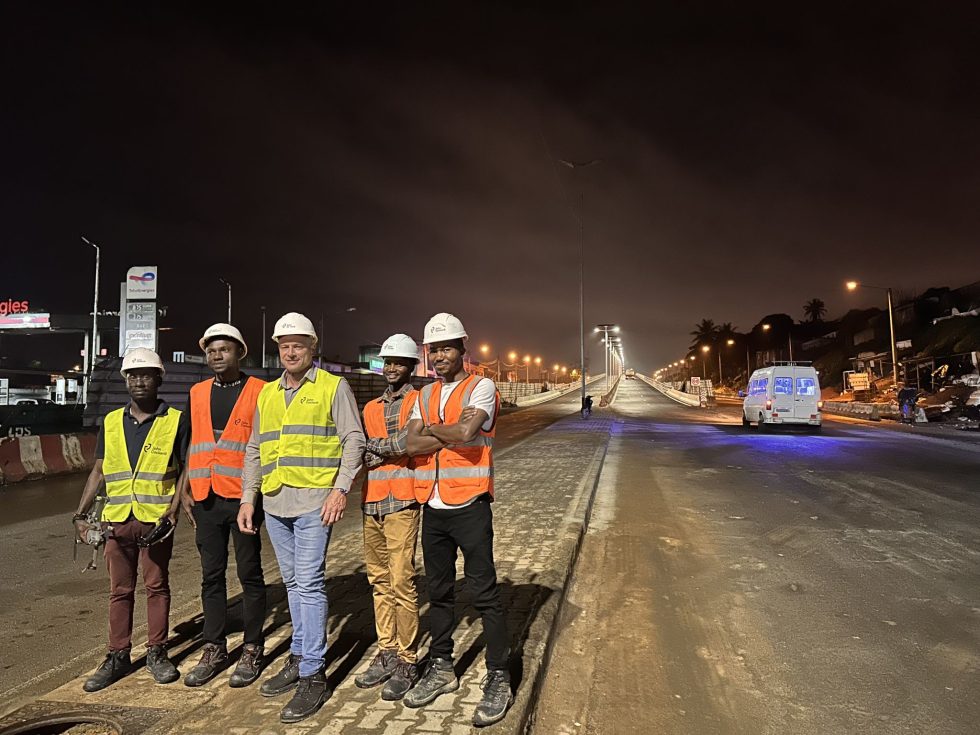 Réalisation de l'échangeur routier de Macaci à Abdijan (Côte d'Ivoire) par John Cockerill