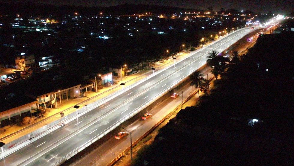 Réalisation de l'échangeur routier de Macaci à Abdijan (Côte d'Ivoire) par John Cockerill